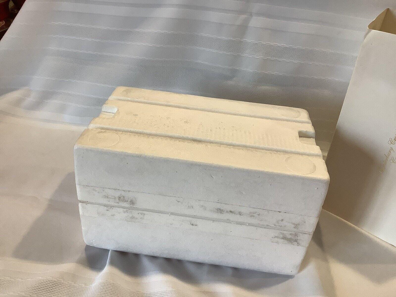 New In Box Lenox 1994 Canterbury Crossing Spice Village Porcelain Tea Canister - Image 3