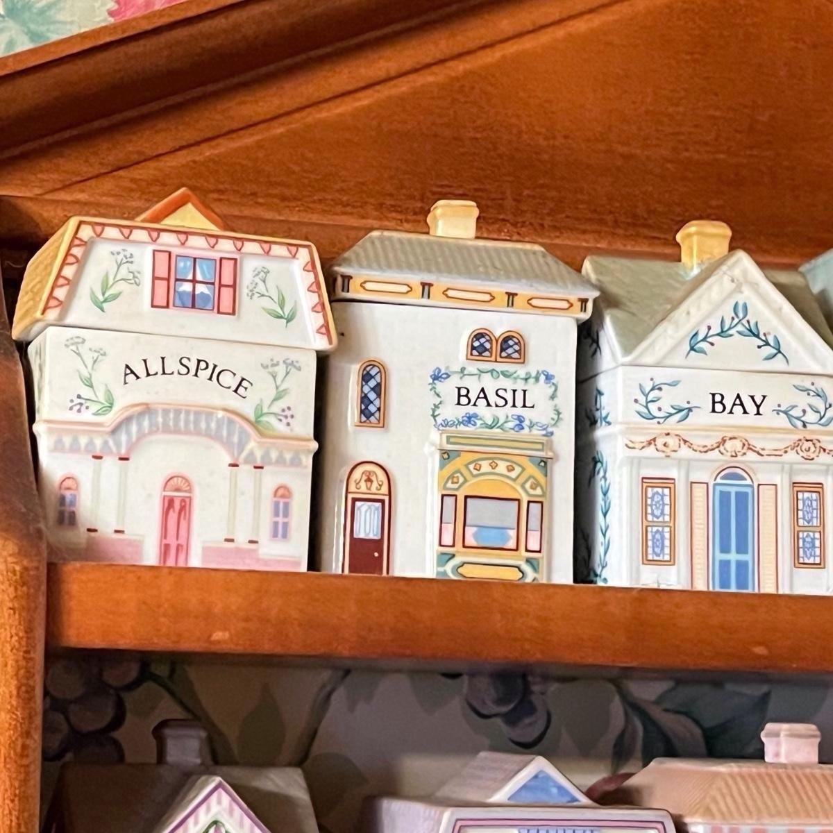 VINTAGE 1989 LENOX Spice Village Complete Set 24 Handcrafted Fine Porcelain MINT - Image 4