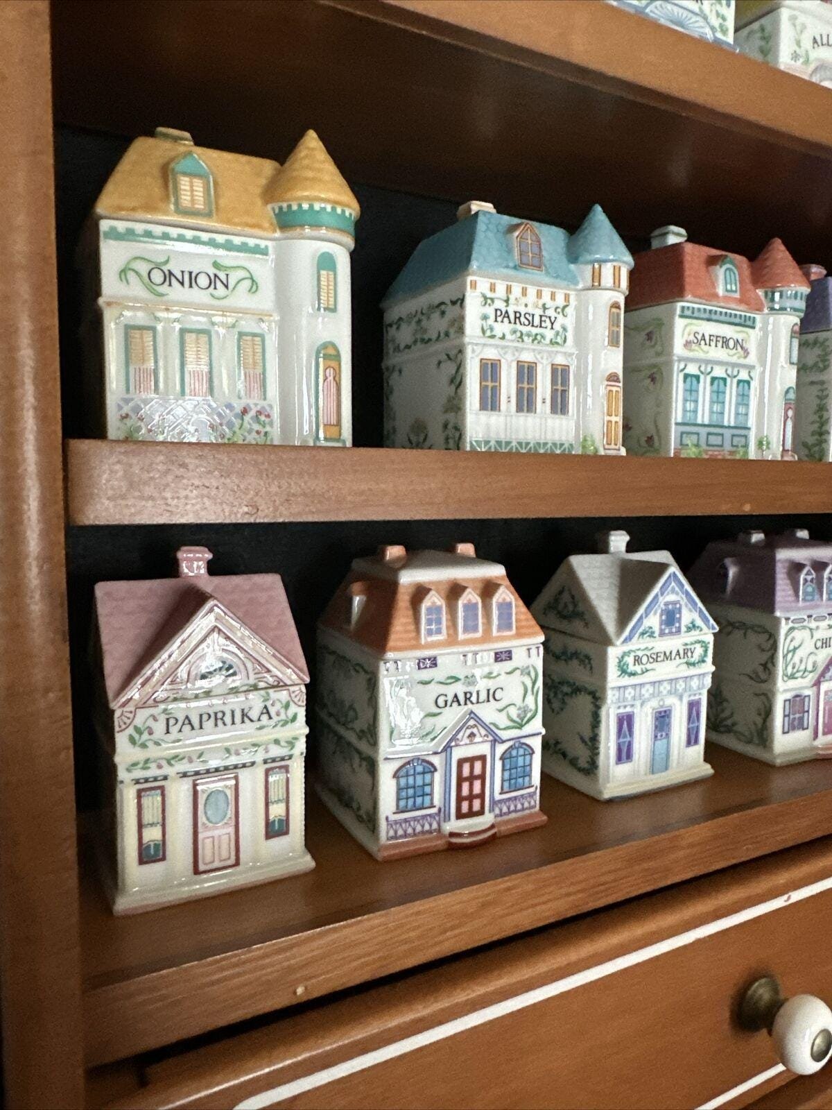 Lenox Spice Village 1989 Set Of 19 Spice House Jars And Wooden Rack Vintage - Image 2