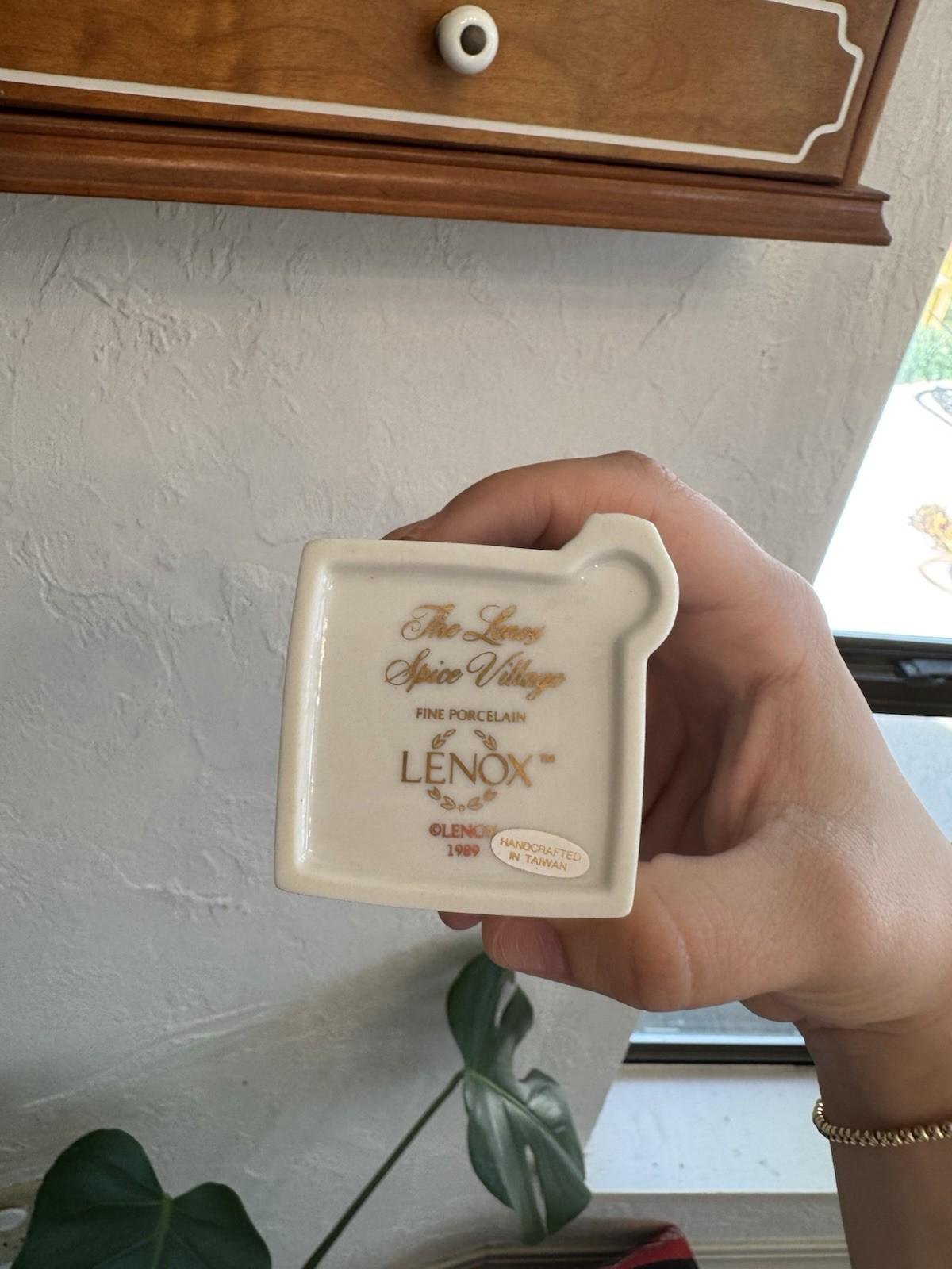 1989 Lenox Village Spice Jars (19) & Original Spice Rack - READ - Image 3